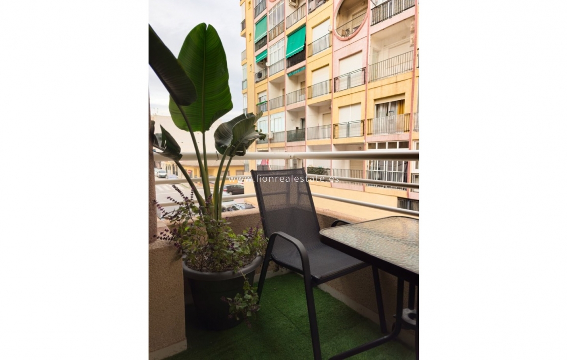 Reventa - Apartamento / piso - Torrevieja