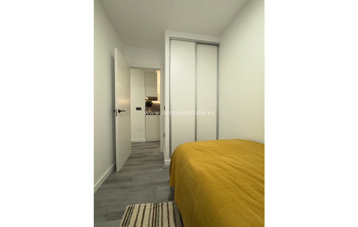 Reventa - Apartamento / piso - Torrevieja