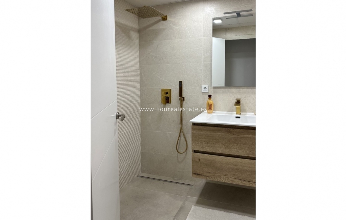 Reventa - Apartamento / piso - Torrevieja