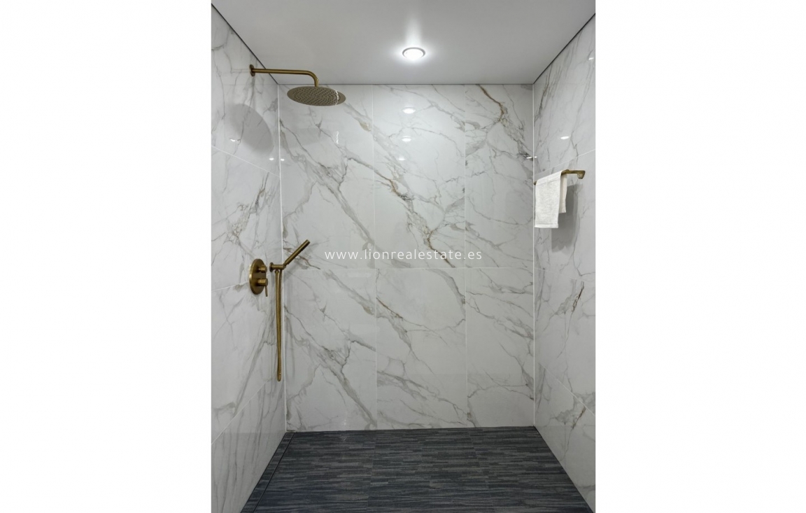 Reventa - Apartamento / piso - Torrevieja