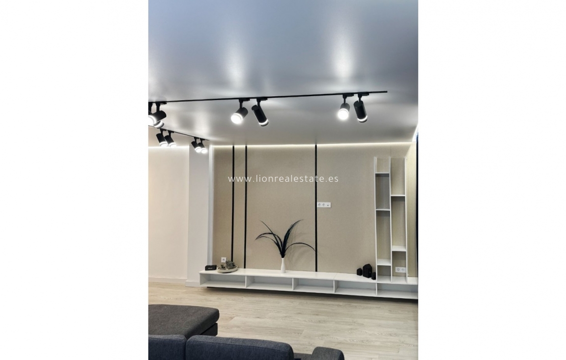 Reventa - Apartamento / piso - Torrevieja