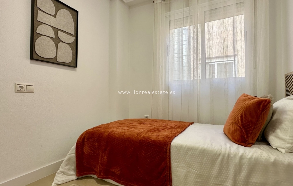 Reventa - Apartamento / piso - Torrevieja