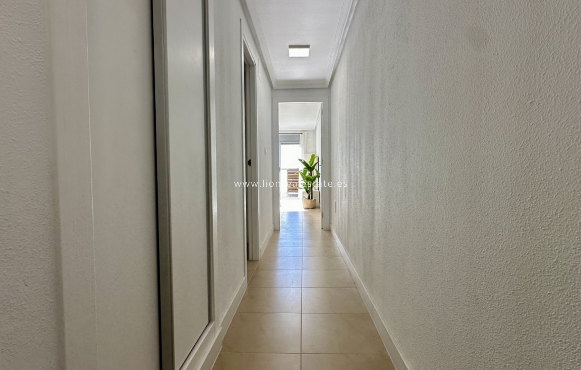 Reventa - Apartamento / piso - Torrevieja