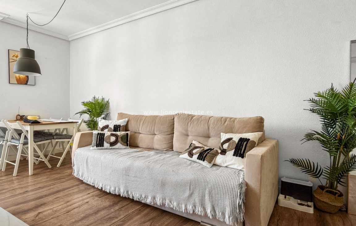 Reventa - Apartamento / piso - Torrevieja