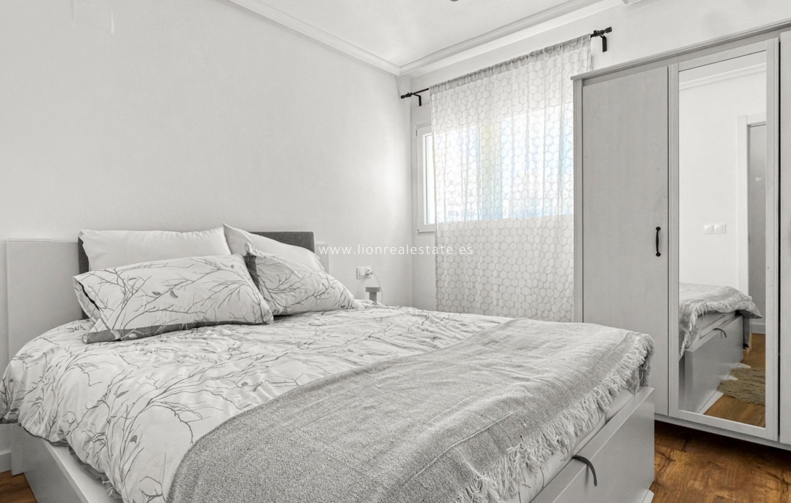 Reventa - Apartamento / piso - Torrevieja