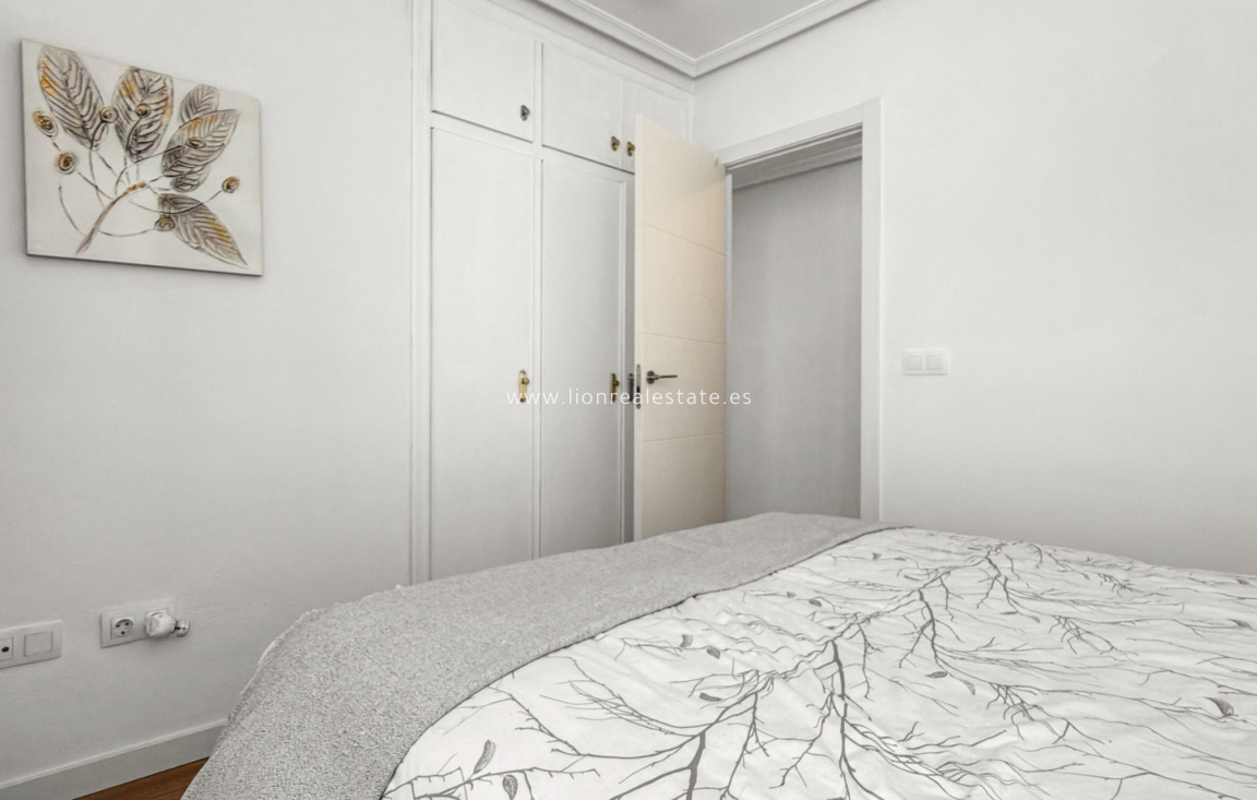 Reventa - Apartamento / piso - Torrevieja