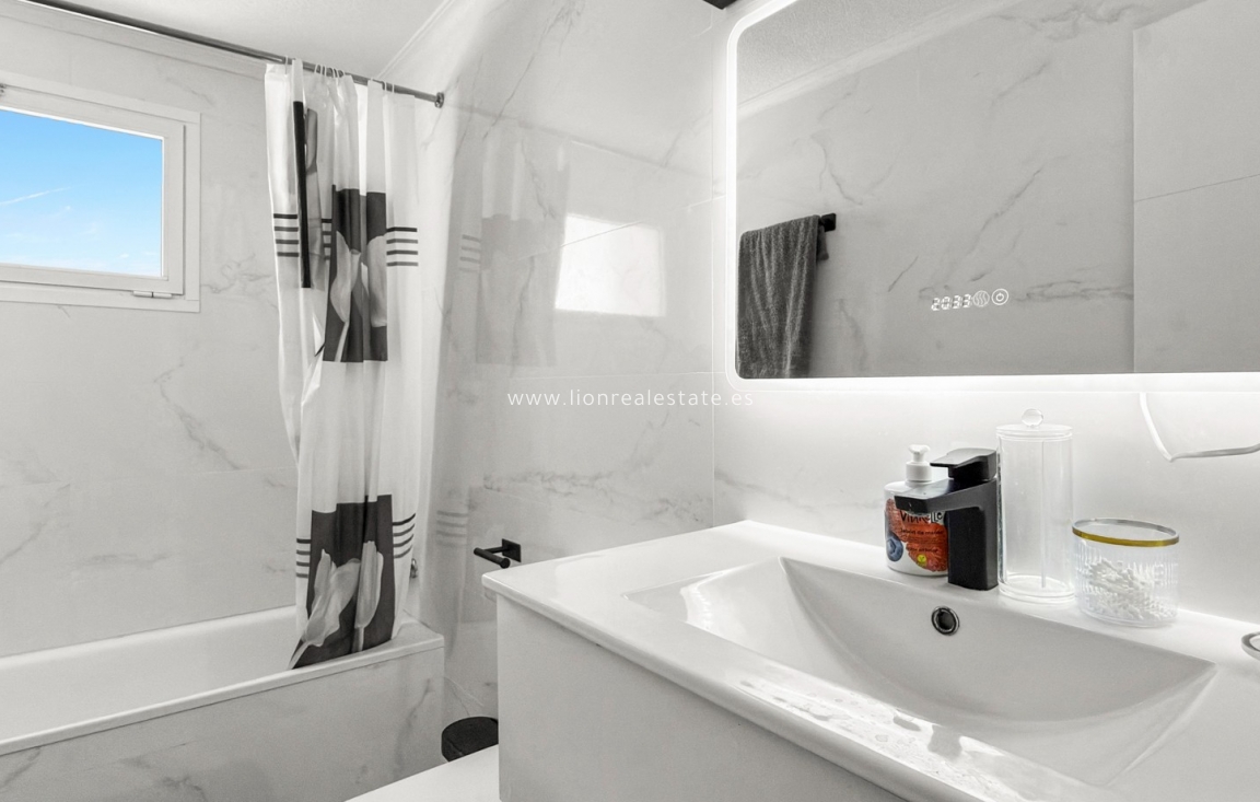 Reventa - Apartamento / piso - Torrevieja