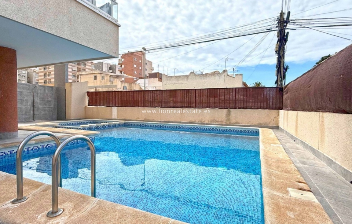 Reventa - Apartamento / piso - Torrevieja