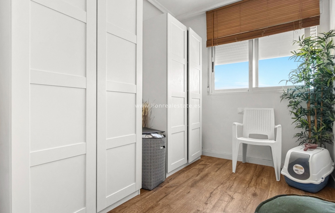 Reventa - Apartamento / piso - Torrevieja