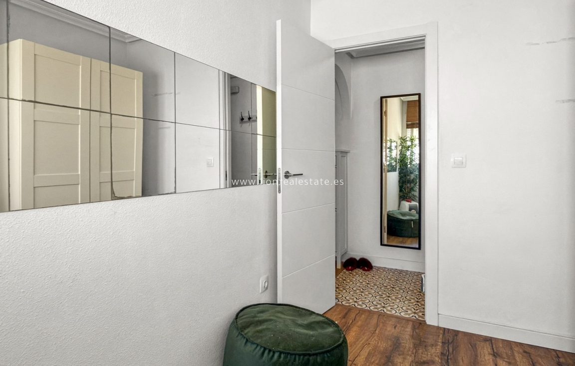 Reventa - Apartamento / piso - Torrevieja