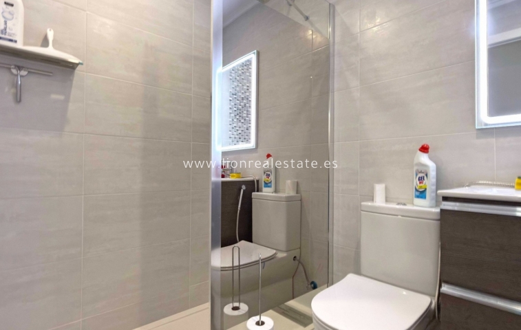 Reventa - Bungalow - Orihuela Costa - La Zenia