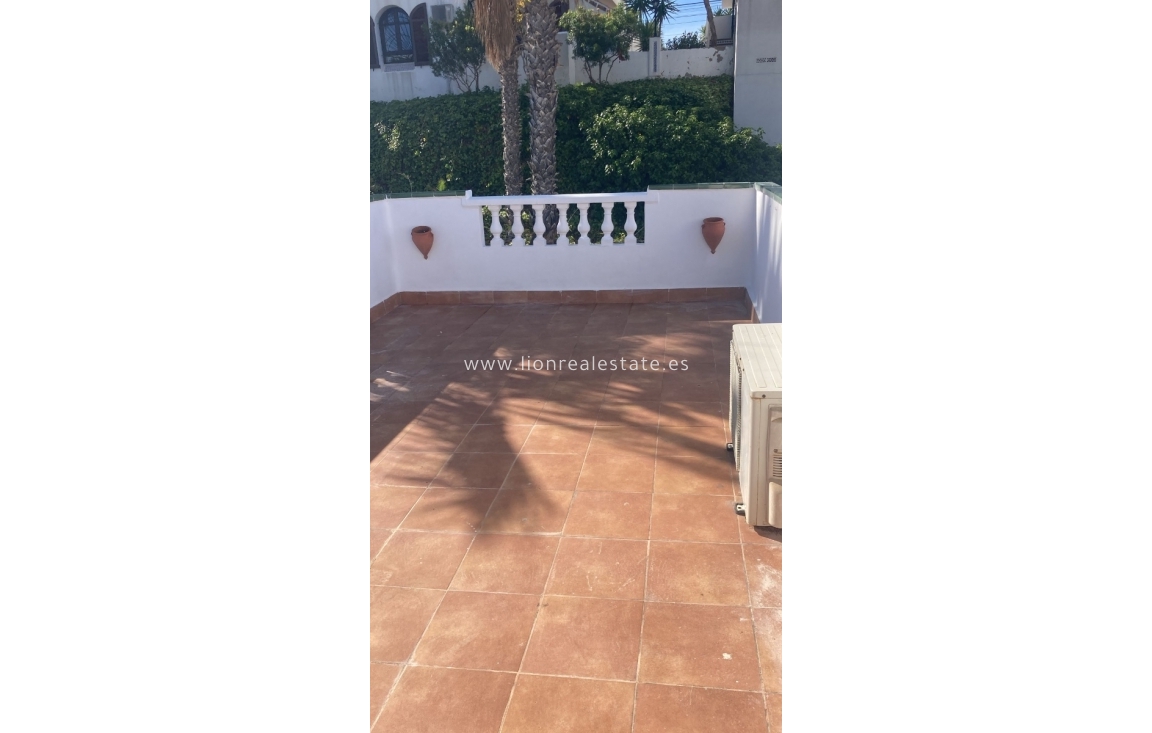 Reventa - Chalet - Orihuela Costa - Villamartín