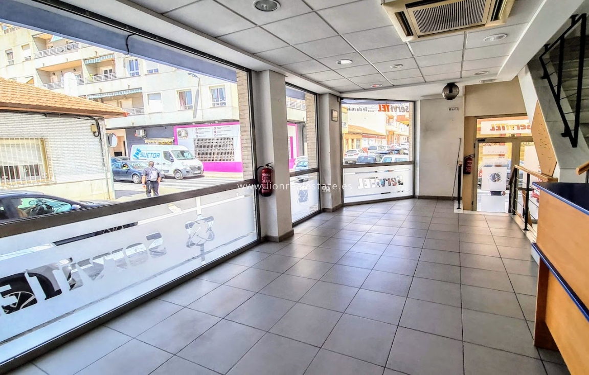 Reventa - Comercial - Torrevieja - Centro