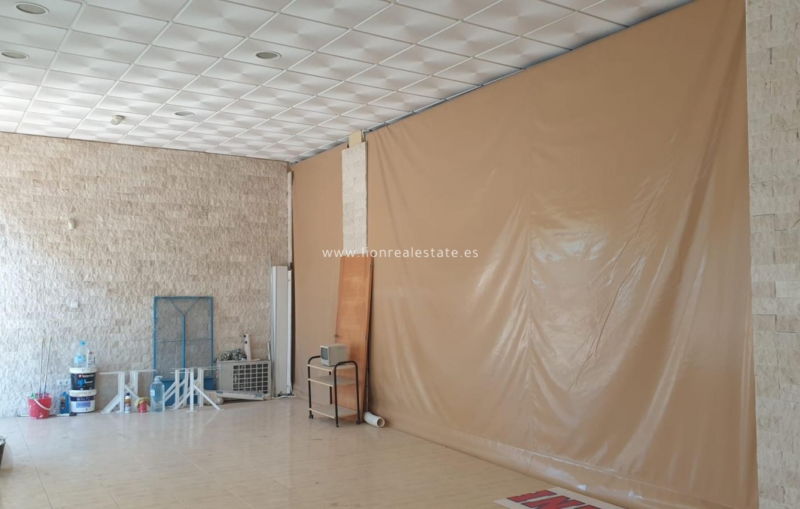 Reventa - Comercial - Torrevieja - El Acequión - Los Náufragos