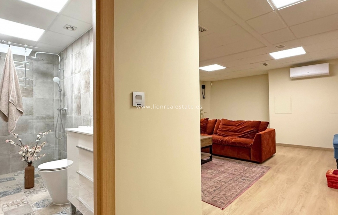 Reventa - Comercial - Torrevieja