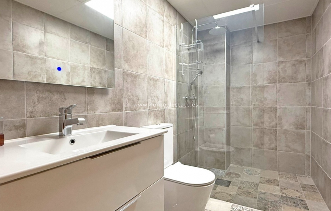 Reventa - Comercial - Torrevieja