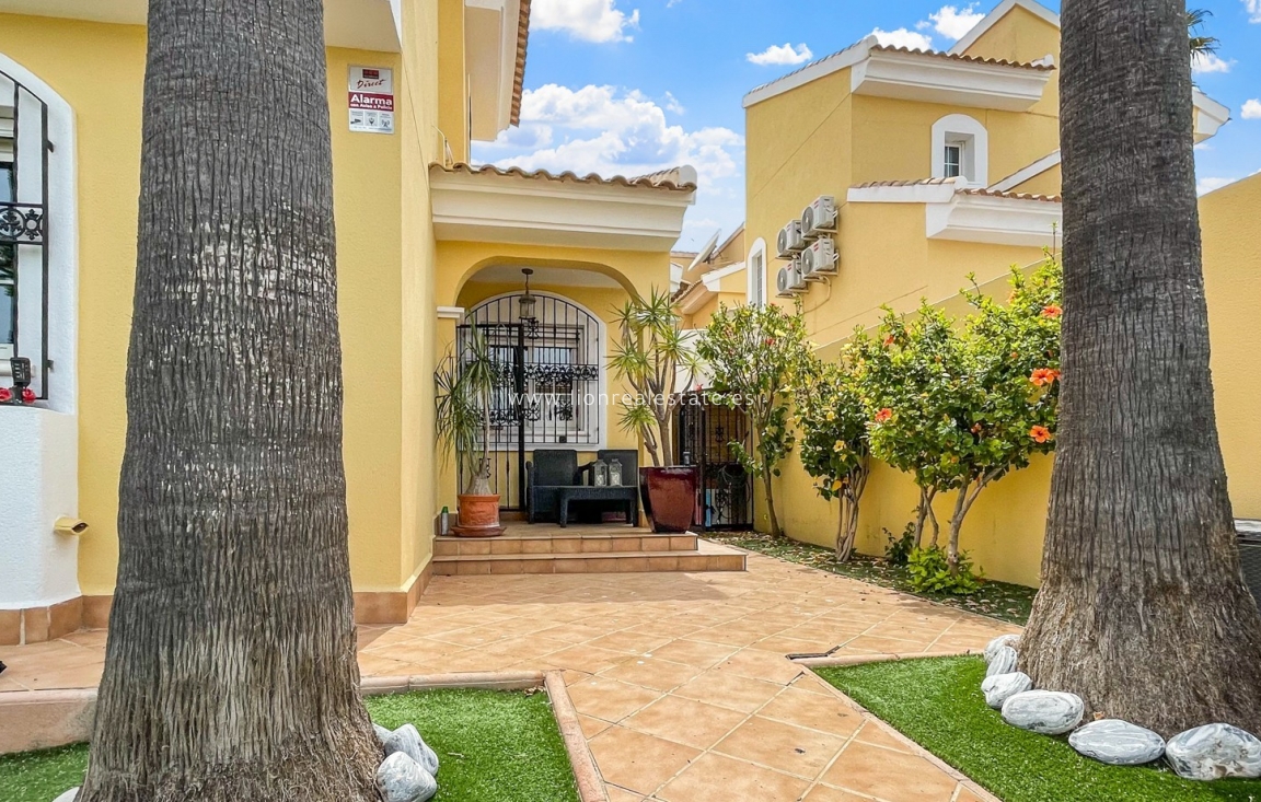 Reventa - Detached Villa - Orihuela Costa - Los Dolses