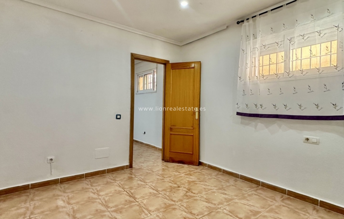 Reventa - Detached Villa - Orihuela Costa - Villamartín