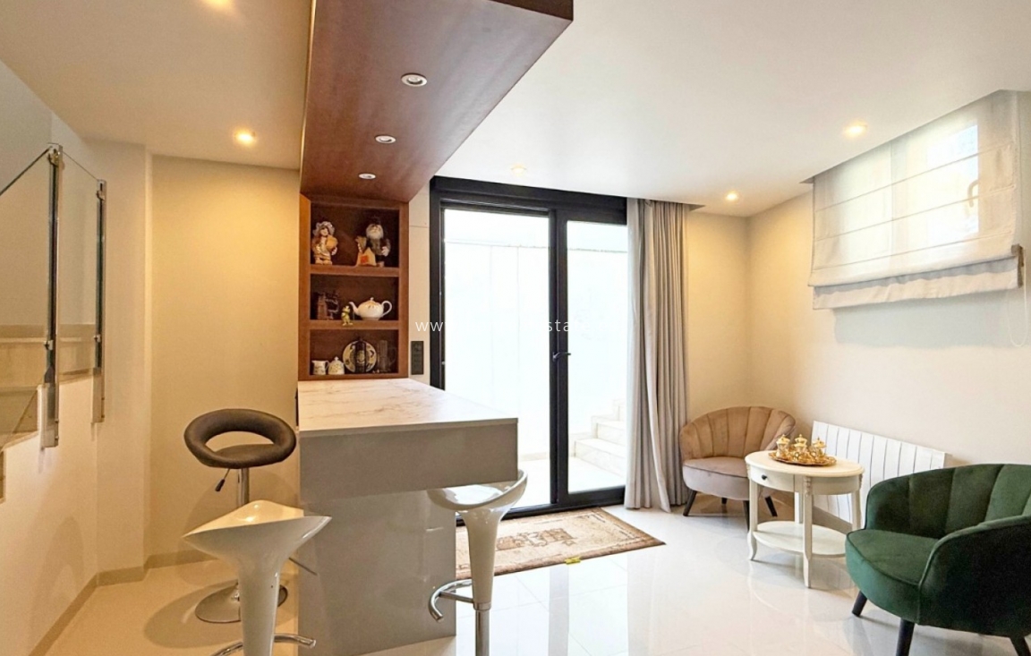 Reventa - Detached Villa - Orihuela Costa - Villamartín