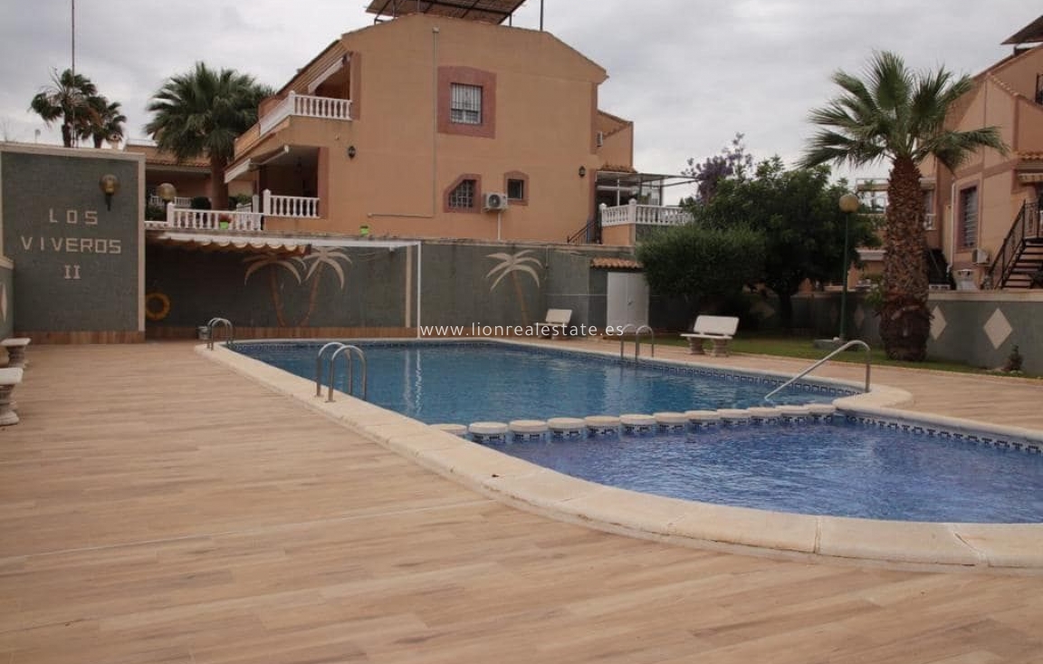 Reventa - house - Torrevieja - La siesta