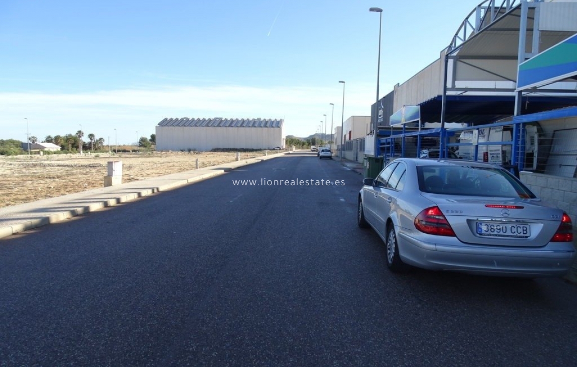 Reventa - Industrial Field - Benijofar - Poligono Industrial