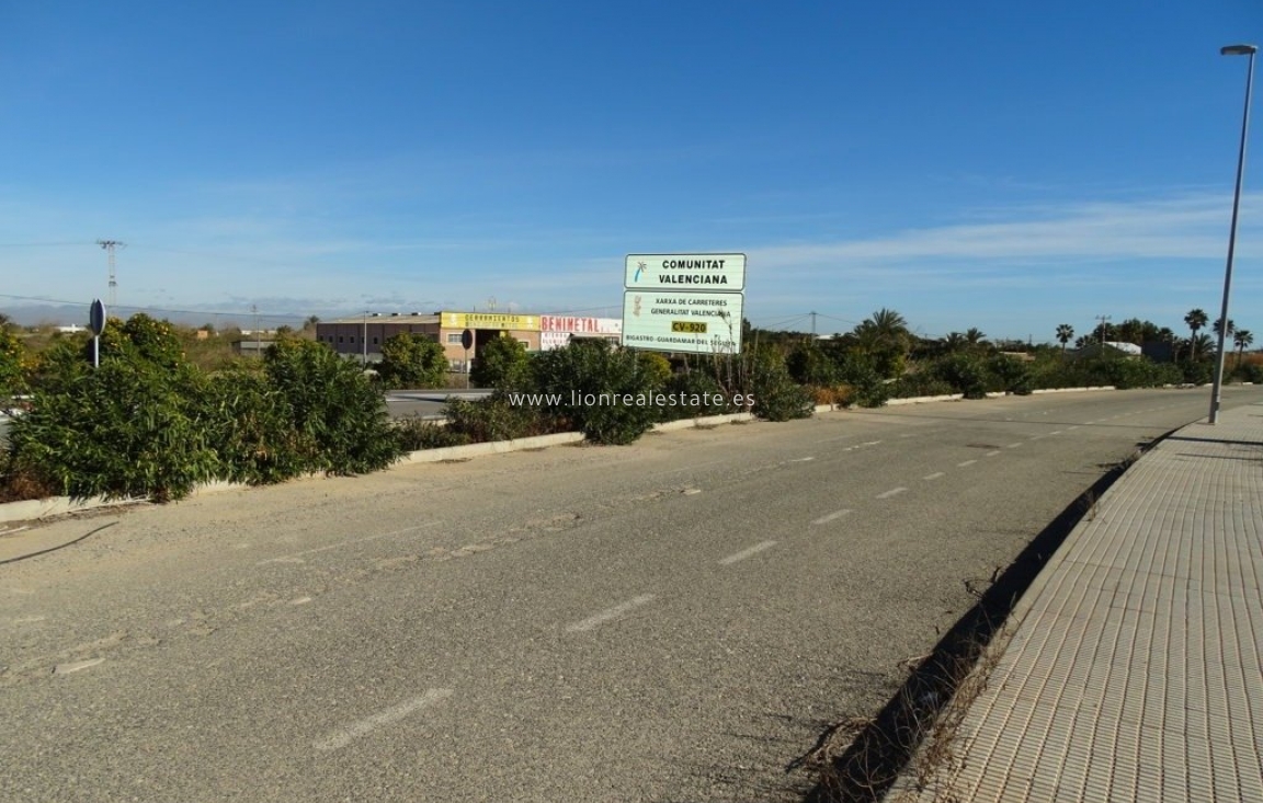 Reventa - Industrial Field - Benijofar - Poligono Industrial