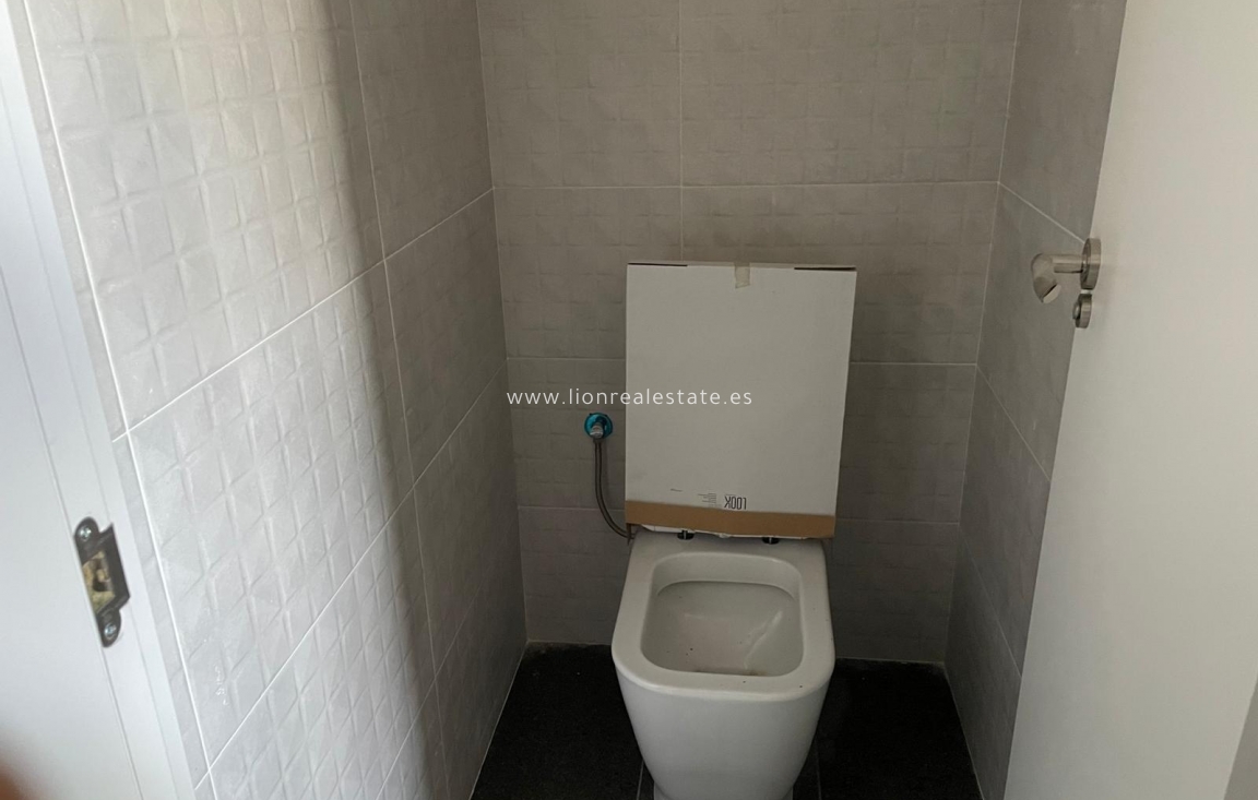 Reventa - Industrial unit - Torrevieja - Aguas Nuevas