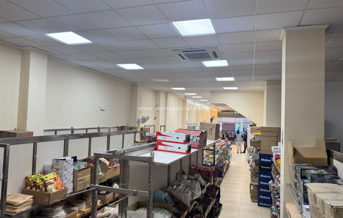 Reventa - LOCAL - Torrevieja - Centro