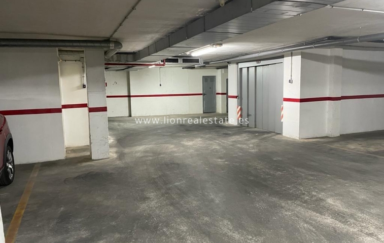 Reventa - Parking - Torrevieja - Centro