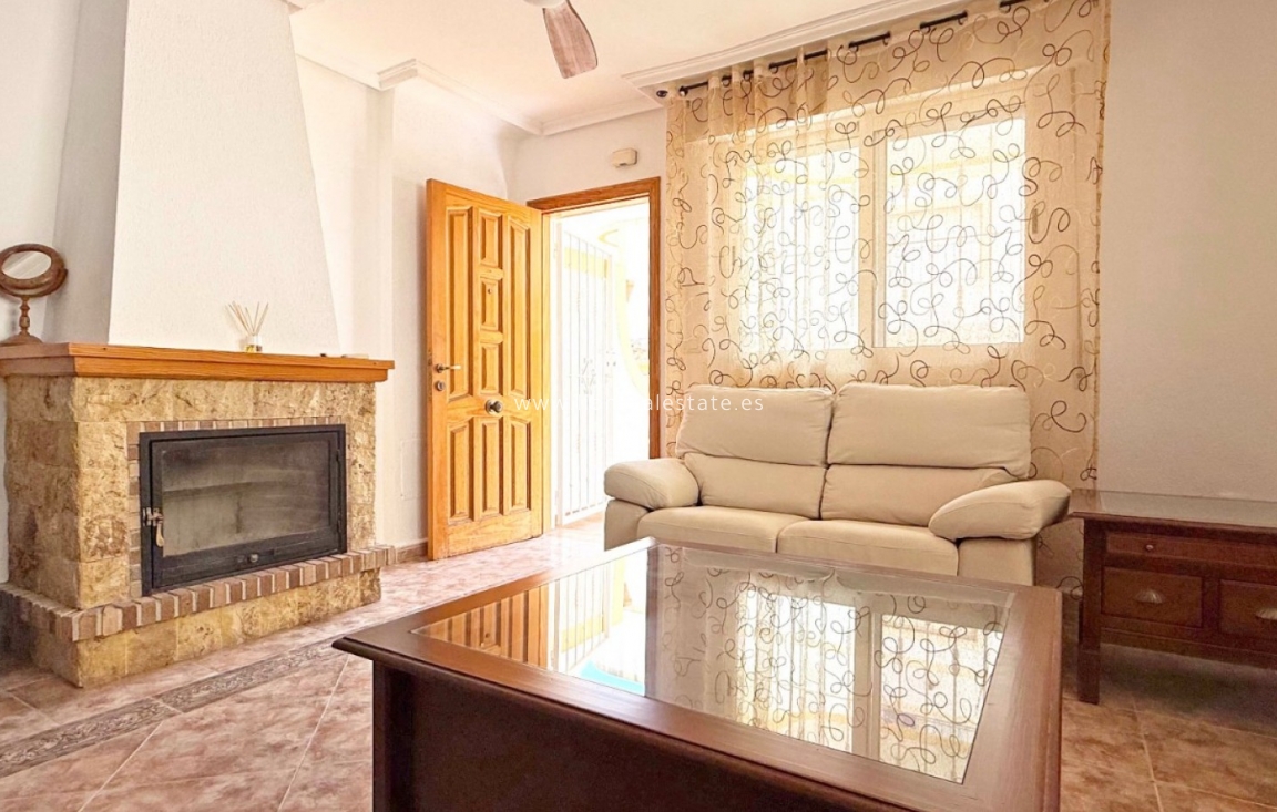 Reventa - Semi Detached Villa - Orihuela Costa - Los Altos