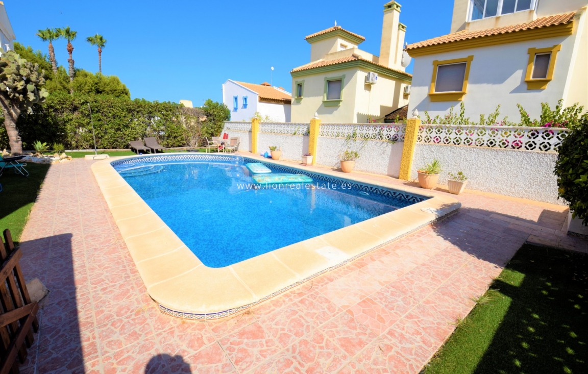 Reventa - Villa - Orihuela Costa - La Zenia