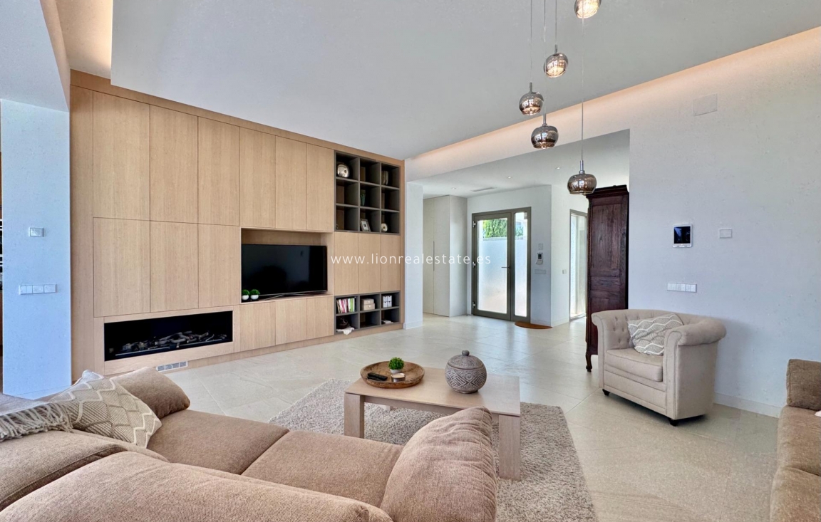 Reventa - Villa - Orihuela Costa - Las Colinas Golf