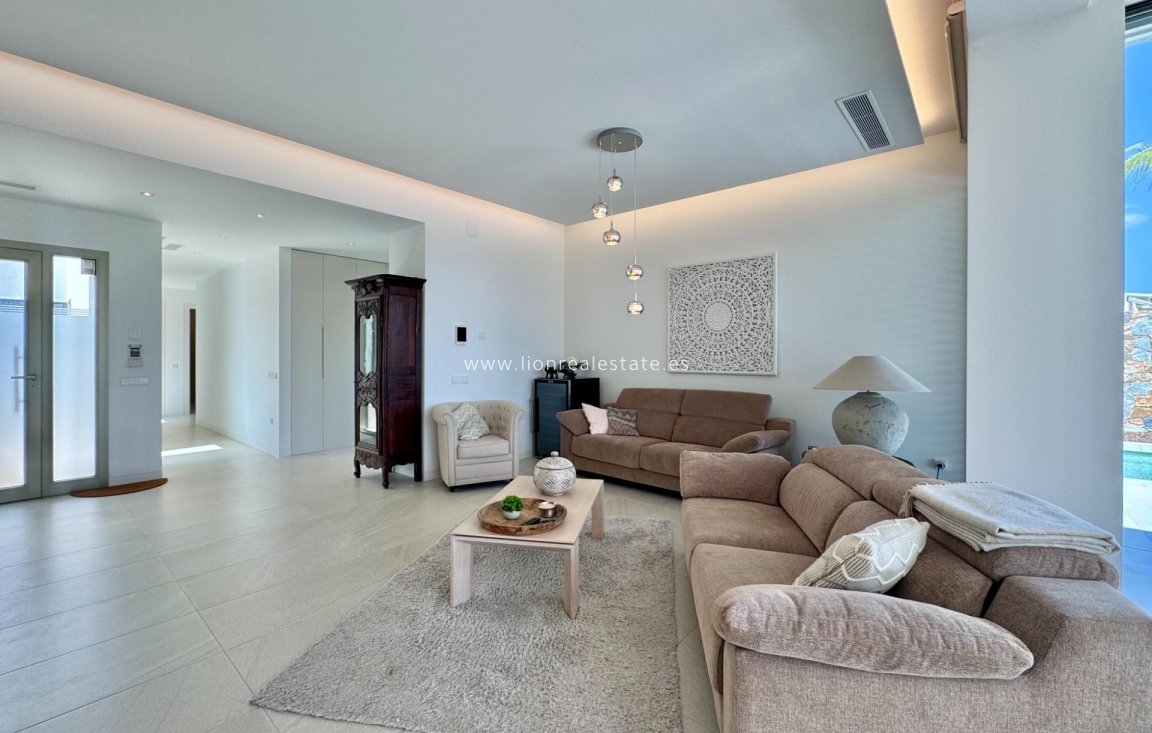 Reventa - Villa - Orihuela Costa - Las Colinas Golf