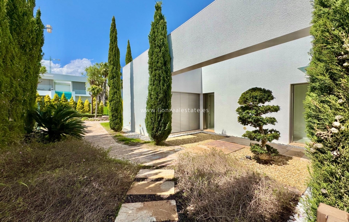 Reventa - Villa - Orihuela Costa - Las Colinas Golf