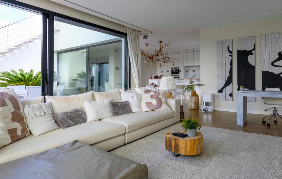Reventa - Villa - Orihuela Costa - Las Colinas Golf