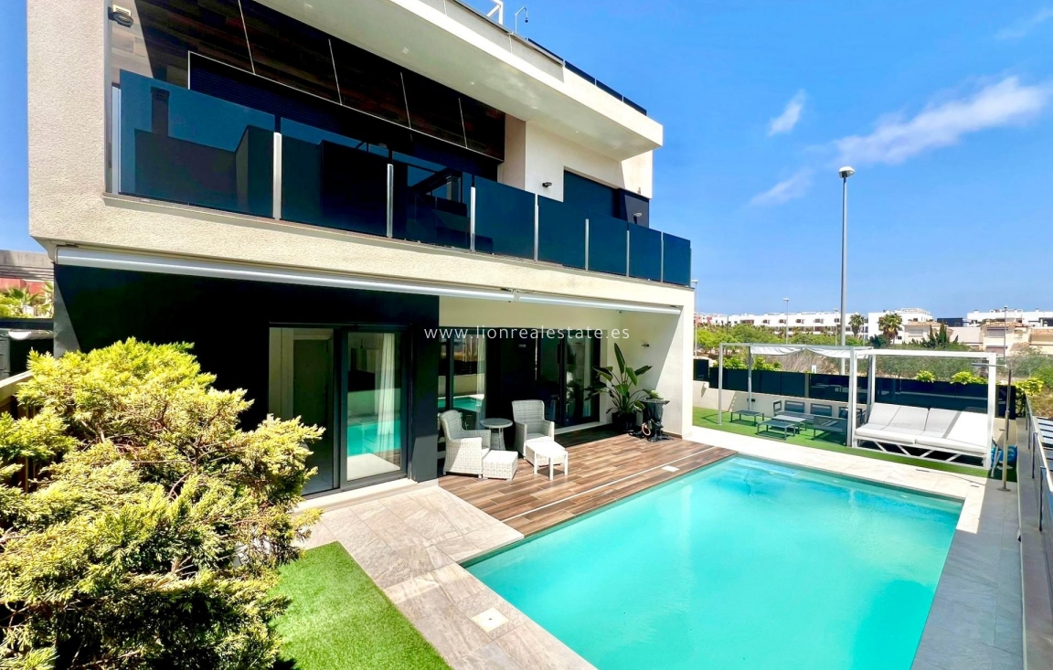 Reventa - Villa - Orihuela Costa - Lomas de Cabo Roig