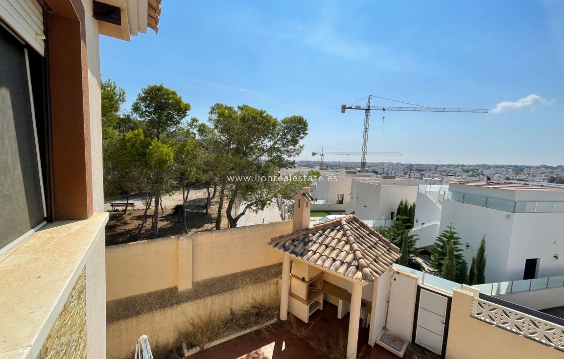 Reventa - Villa - Orihuela Costa - PAU 26