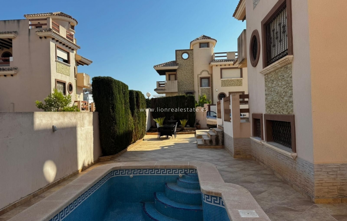 Reventa - Villa - Orihuela Costa - PAU 26