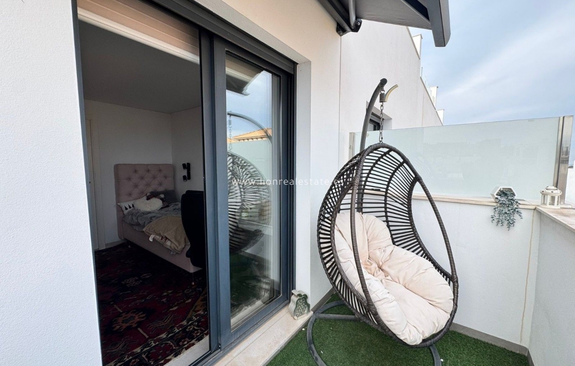 Reventa - Villa - Orihuela Costa - PAU 26