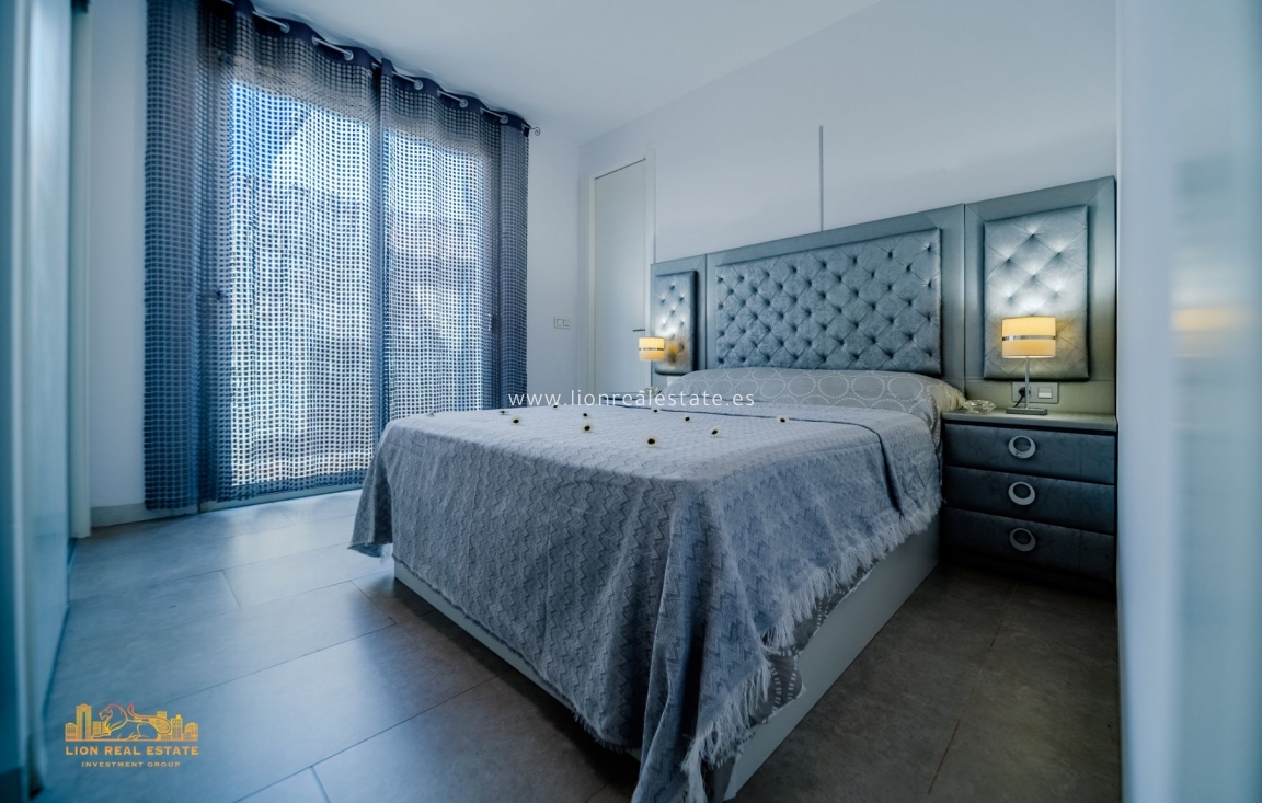 Reventa - Villa - Orihuela Costa - PAU 8