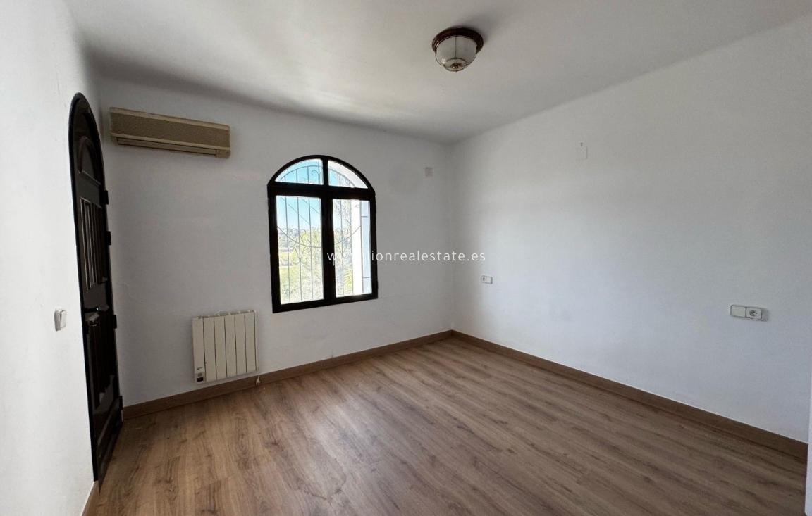 Reventa - Villa - Orihuela Costa - Villamartín-Las Filipinas