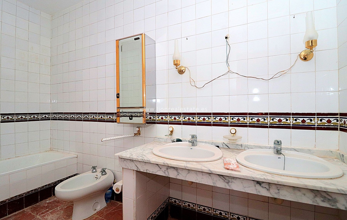 Reventa - Villa - Orihuela Costa - Villamartín-Las Filipinas