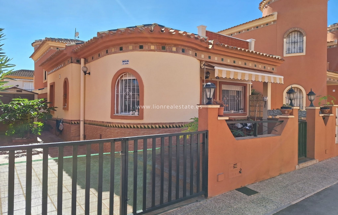 Reventa - Villa - Playa Flamenca - Villas San Luis