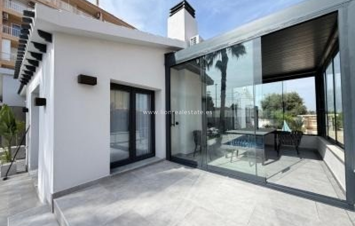 Reventa - Villa - Punta Prima