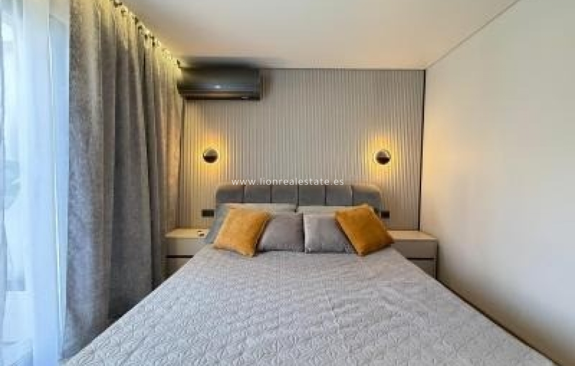 Reventa - Villa - Punta Prima