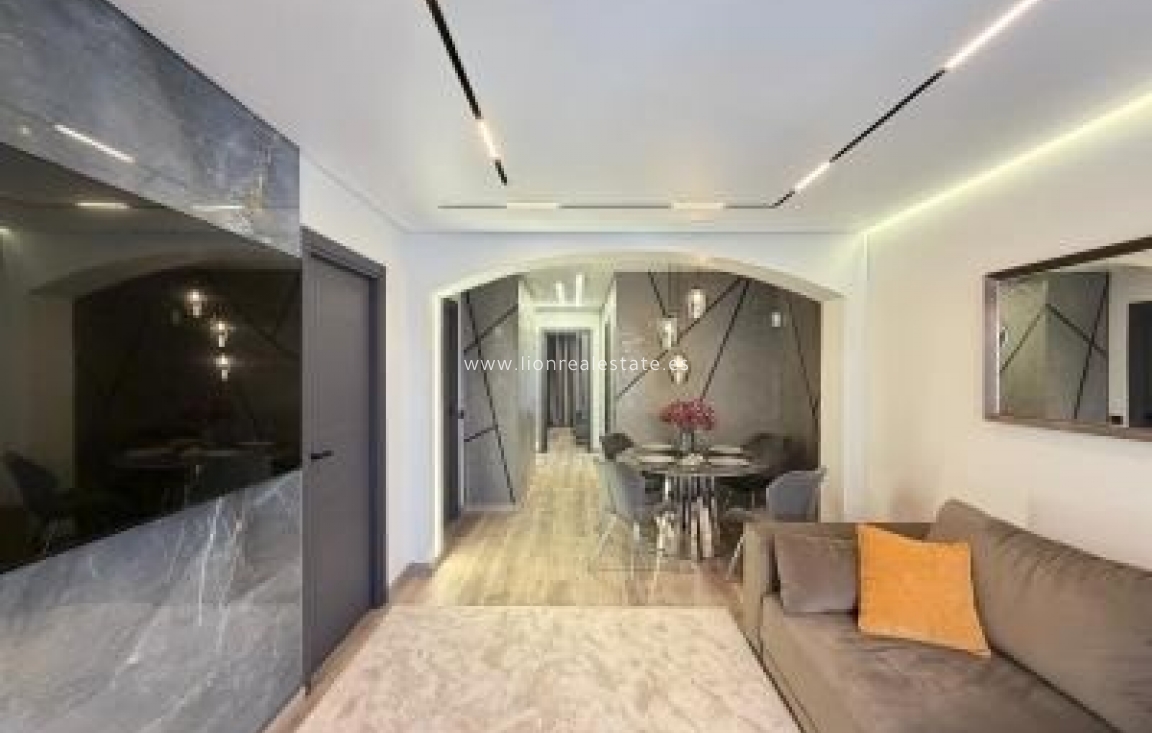 Reventa - Villa - Punta Prima