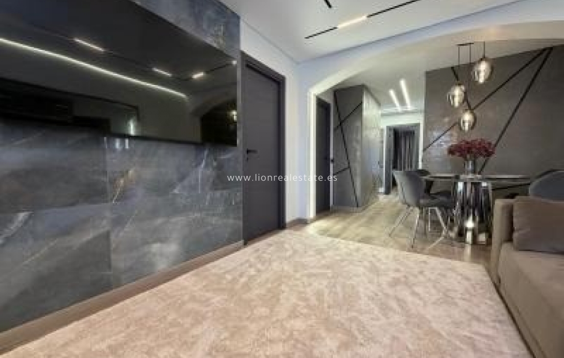 Reventa - Villa - Punta Prima