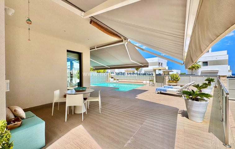 Reventa - Villa - San Miguel de Salinas - Bellavista