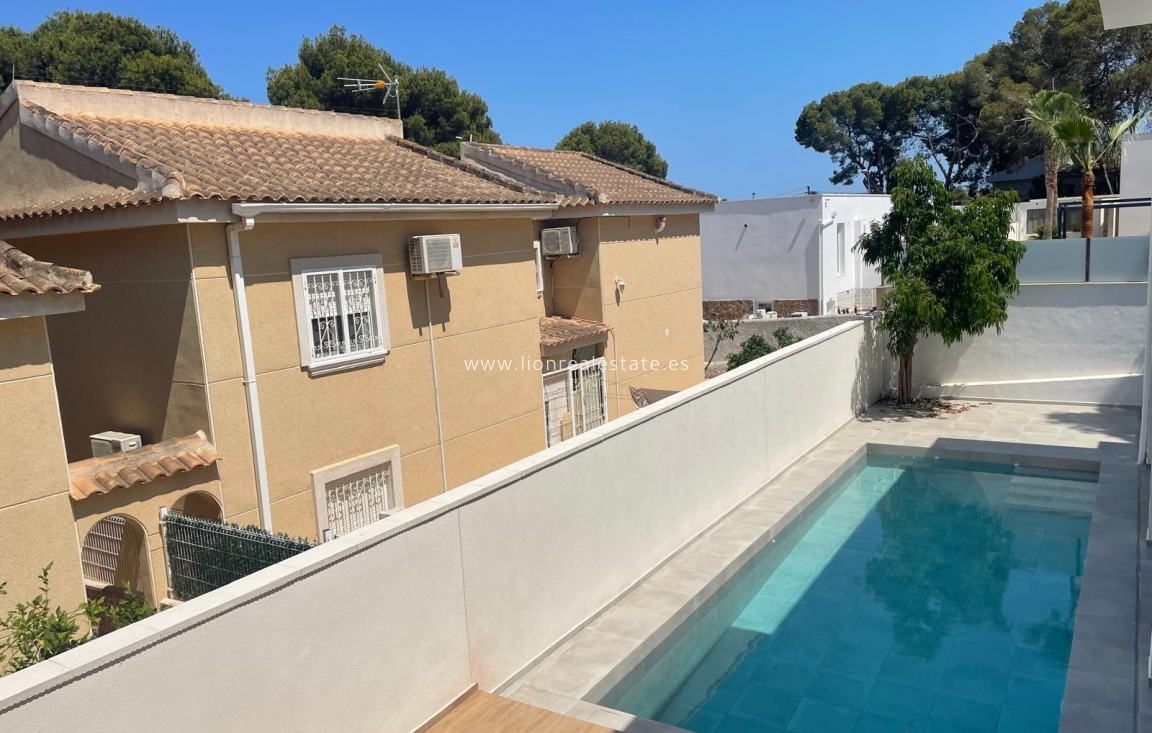 Reventa - Villa - Torrevieja - Los Balcones