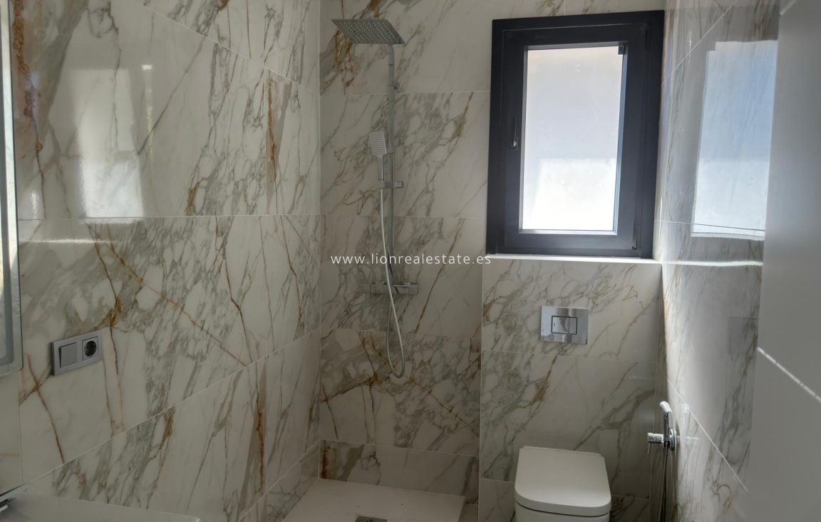 Reventa - Villa - Torrevieja - Los Balcones